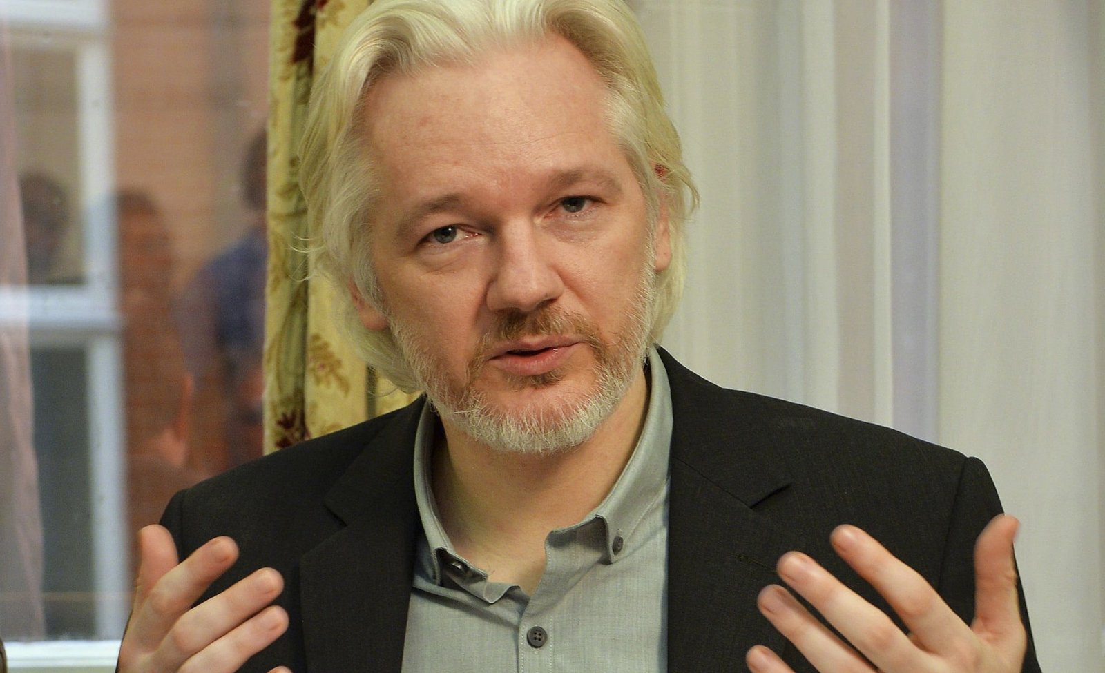 Jullian Assange yakında Ekvador büyükelçiliğinden çıkıyor Jullian Assange yakında Ekvador büyükelçiliğinden çıkıyor