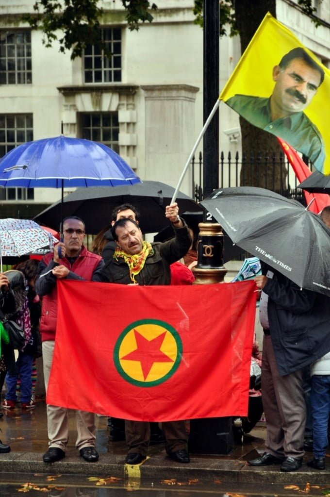 Londra’da binlerce kişi Kobane için yürüdü 1