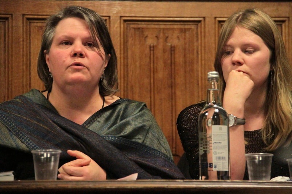 Konstandinos Eric Scurfield’in annesi ve kızkardeşi