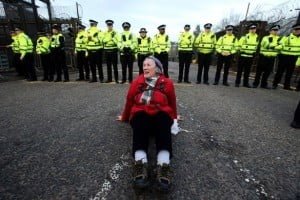 Faslane’de 34 Nükleer Karşıtı Eylemci Polis Tarafından Gözaltına Alındı 4