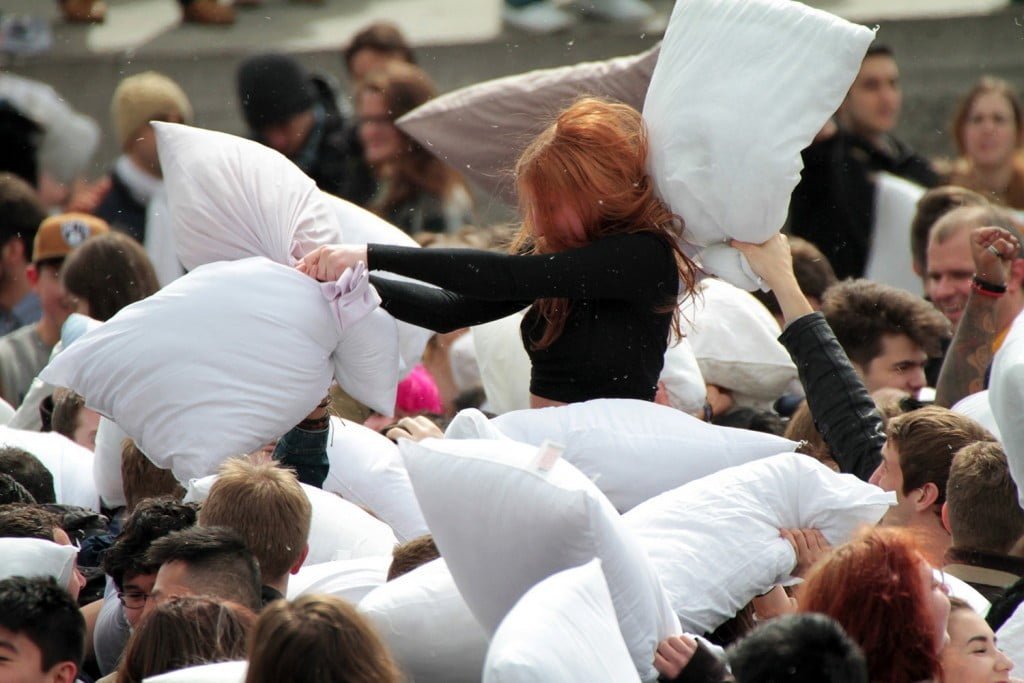 Trafalgar Meydanında Yastık Kavgası 3