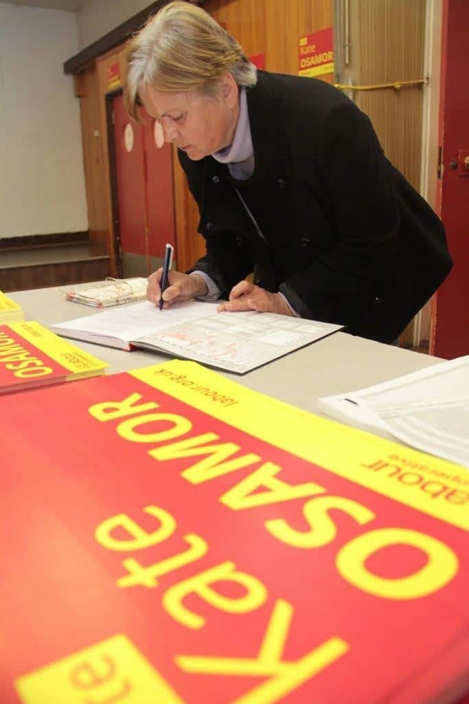 Enfield İşçi Parti'li gönüllüsü