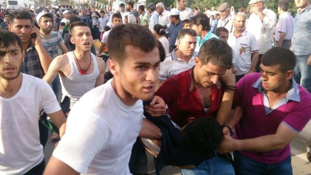 SON DAKİKA: Yüzbinlerin Katıldığı Amed Mitinginde İki Ayrı Patlama 1