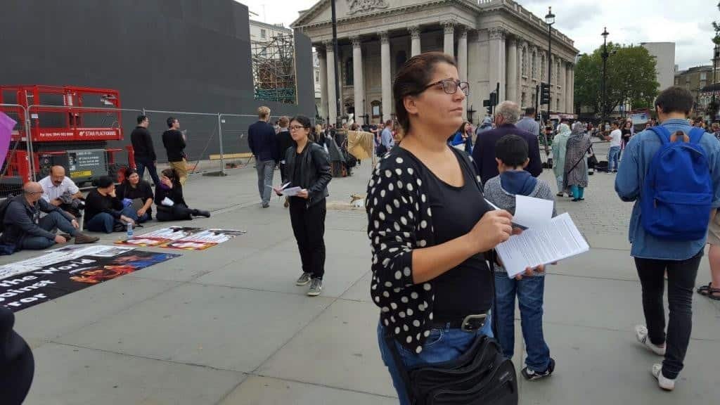 Kadınlar Trafalgar Meydanında Türk Devletini Protesto Etti 1