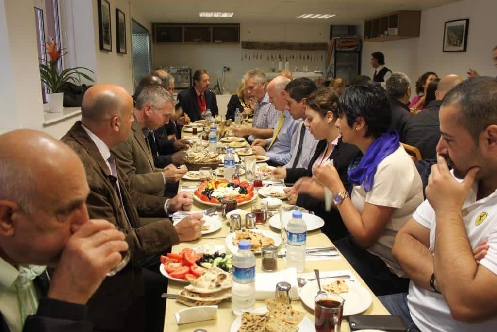 Kobane Restoran’ın Açılışı Belediye Başkanları Tarafından Yapıldı 1