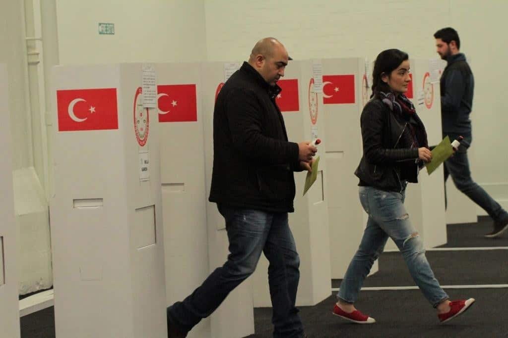 Londra ve Edinburgh’ta Türkiye’deki 1 Kasım Seçimleri İçin Oylar Kullanıldı 1