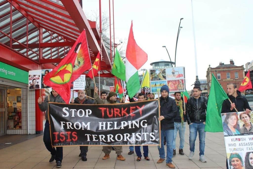İngiltere’nin Shefield kentinde Türk devleti protesto edildi 3