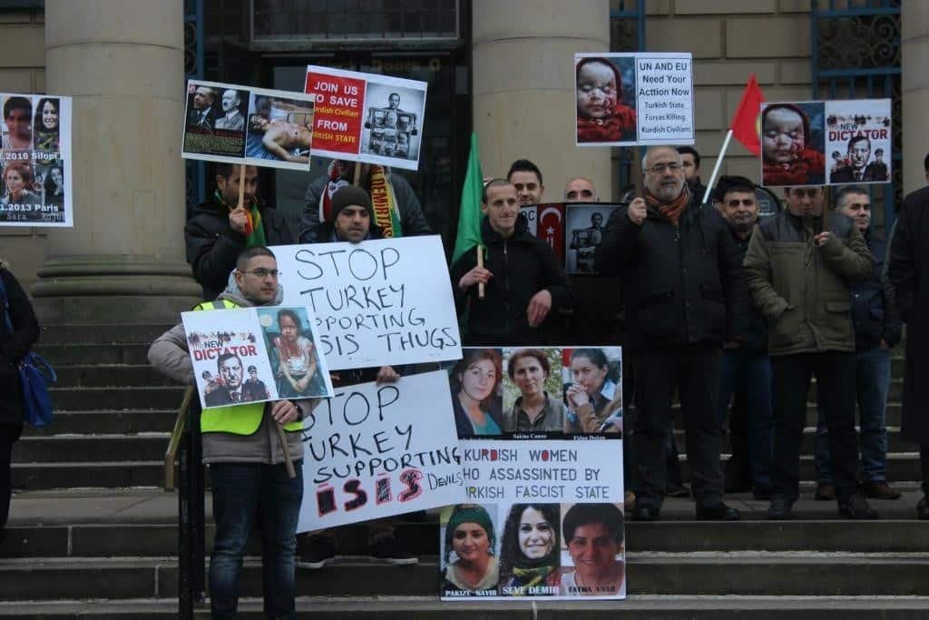 İngiltere’nin Shefield kentinde Türk devleti protesto edildi 4