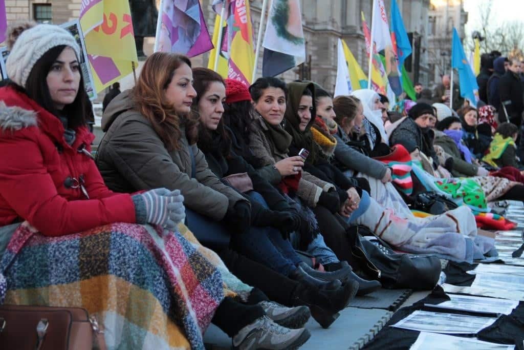 Londra'da oturma eylemi ikinci gününde (FOTO GALERİ) 1