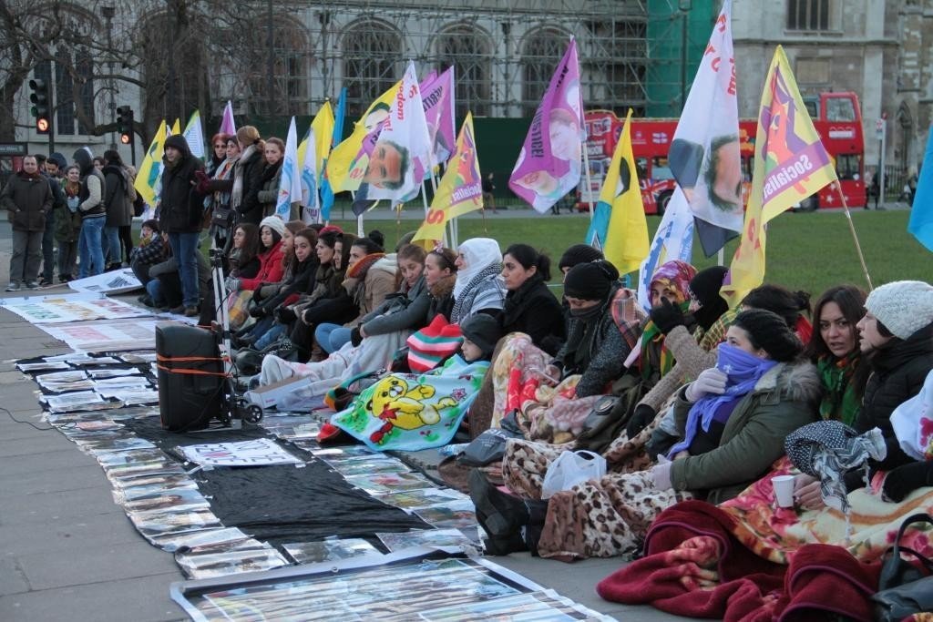 Londra'da oturma eylemi ikinci gününde (FOTO GALERİ) 3