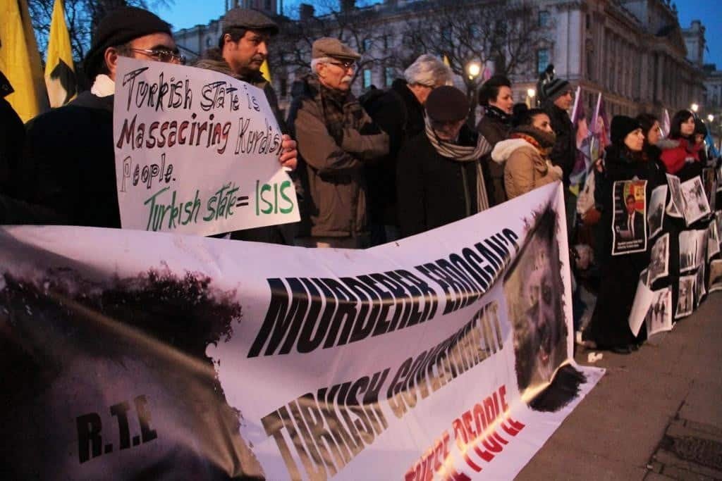 Londra'da oturma eylemi ikinci gününde (FOTO GALERİ) 15