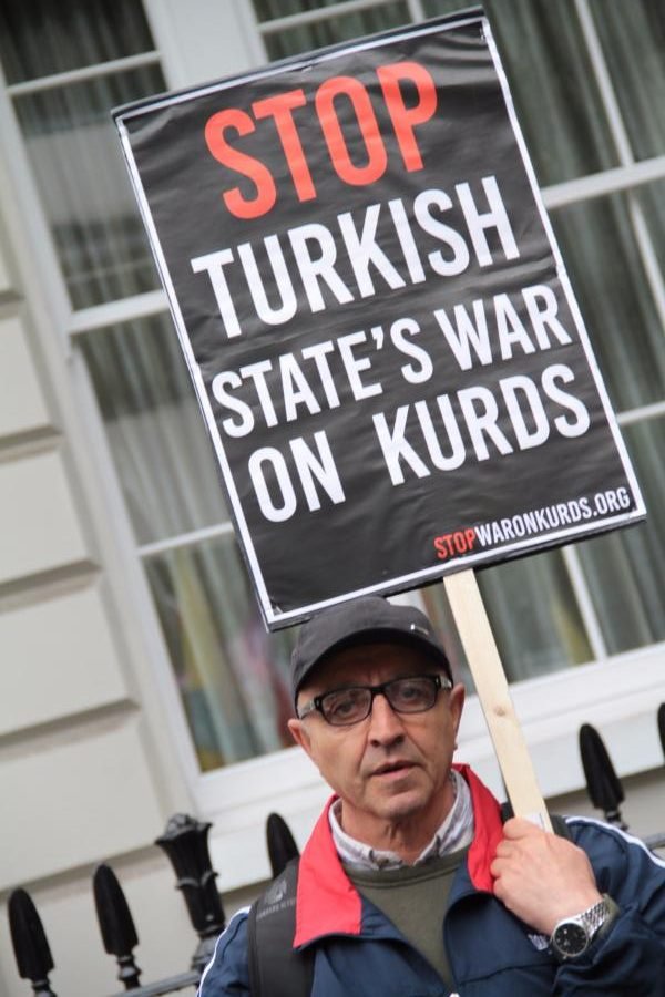 Londra'da Ciwanen Azad UK gençliğinden yerinde eylem 1