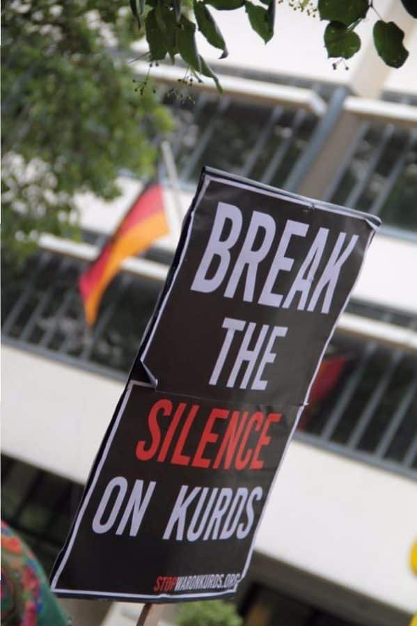 Londra'da Ciwanen Azad UK gençliğinden yerinde eylem 1