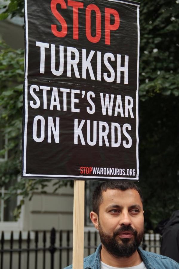 Londra'da Ciwanen Azad UK gençliğinden yerinde eylem 1