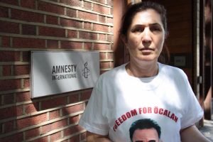 Londra`da Kürtler Amnesty International önünde toplandı 1