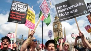 Londra ırkçılığa karşı sokaklara döküldü