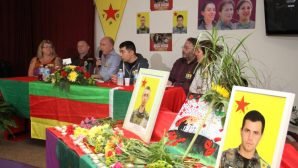 Rojava’da Yaşamını Yitiren İki İngiliz Devrimcinin Anmasında Duygusal Anlar