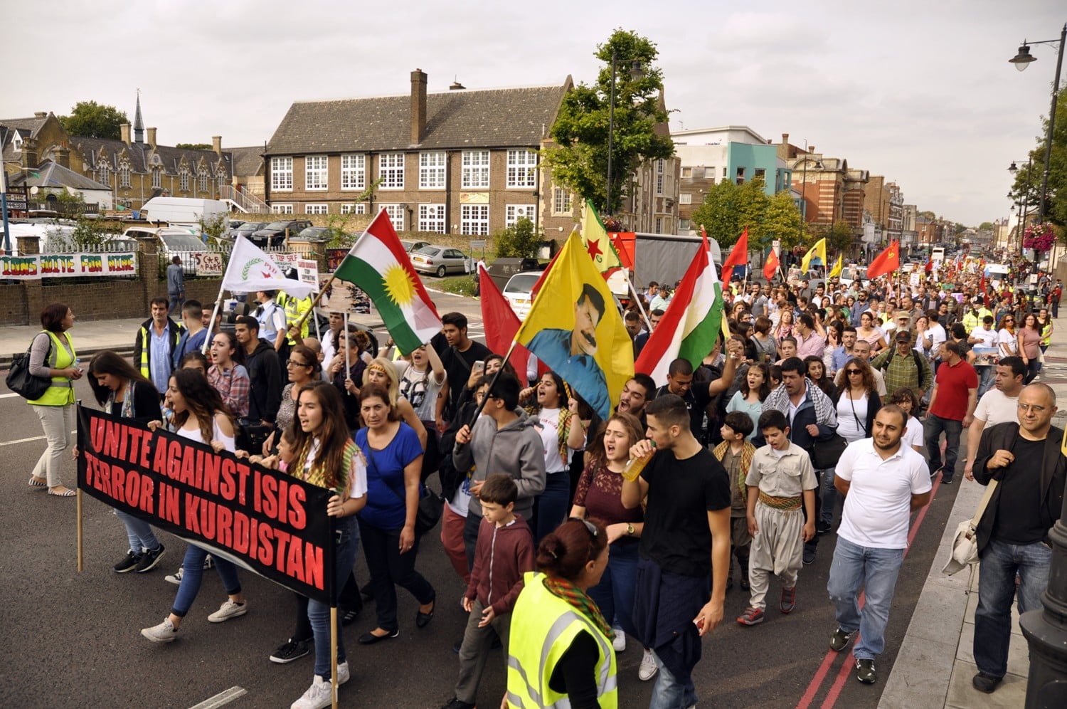Londra’da binlerce kişi Kobane için yürüdü (video & Foto Galeri) Londra’da binlerce kişi Kobane için yürüdü (video & Foto Galeri)