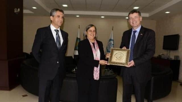 Büyükelçi Richard Moore Diyarbakır belediyesini ziyaret etti Büyükelçi Richard Moore Diyarbakır belediyesini ziyaret etti
