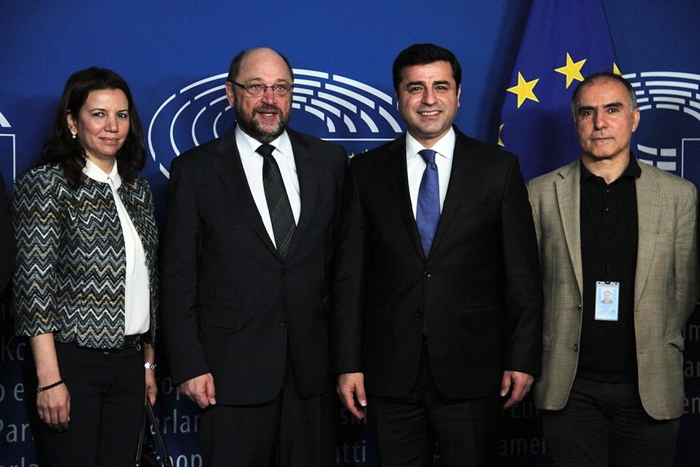 Demirtaş ve Irmak, Avrupa Parlamentosu Başkanı Schulz ile bir araya geldi Demirtaş ve Irmak, Avrupa Parlamentosu Başkanı Schulz ile bir araya geldi