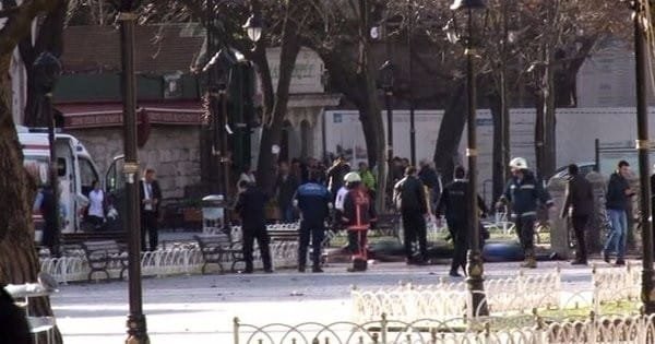 Sultanahmet Meydanında patlama: 10 ölü, 15 yaralı Sultanahmet Meydanında patlama: 10 ölü, 15 yaralı