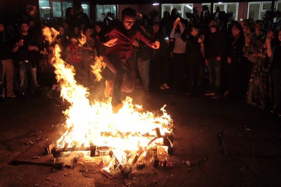 Londra’da Newroz ateşi coşkuyla karşılandı Londra’da Newroz ateşi coşkuyla karşılandı