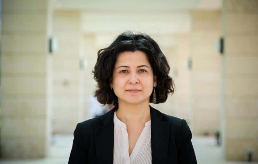 İngiltere’nin En Saygın Şiir Ödülüne Kürt Kadın Aday İngiltere’nin En Saygın Şiir Ödülüne Kürt Kadın Aday