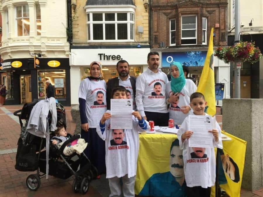 Öcalan’a Özgürlük Eylemi Britanya’nın Birçok Kentine Yayıldı Öcalan’a Özgürlük Eylemi Britanya’nın Birçok Kentine Yayıldı