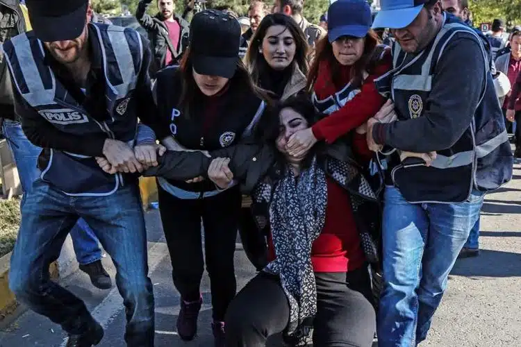 DBP Eşbaşkanı Sebahat Tuncel Tutuklandı DBP Eşbaşkanı Sebahat Tuncel Tutuklandı