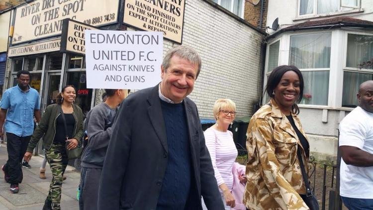 Edmonton’da Bıçaklı Suçlara Karşı Yürüyüş Yapıldı Edmonton’da Bıçaklı Suçlara Karşı Yürüyüş Yapıldı