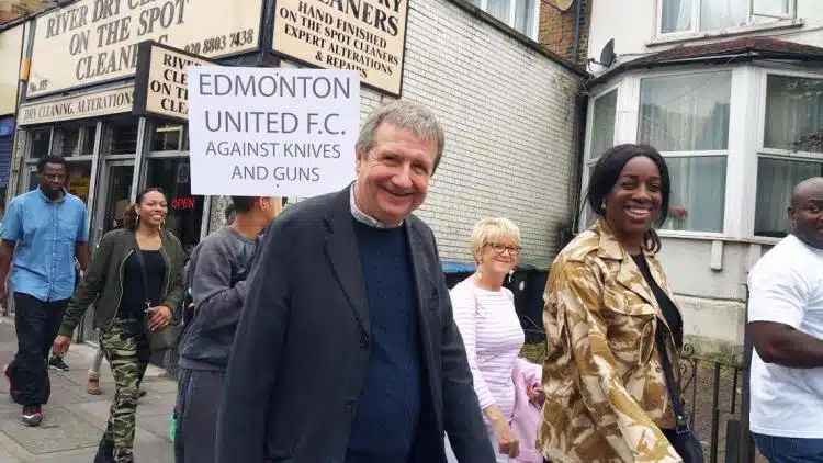 Edmonton’da Bıçaklı Suçlara Karşı Yürüyüş Yapıldı Edmonton’da Bıçaklı Suçlara Karşı Yürüyüş Yapıldı