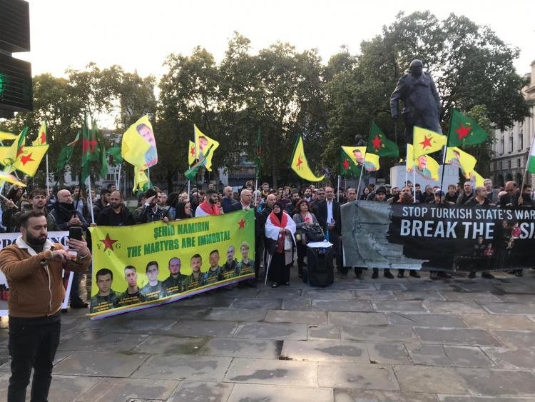 Londra’da Rojava’ya ‘işgal girişimi’ protesto edildi Londra’da Rojava’ya ‘işgal girişimi’ protesto edildi