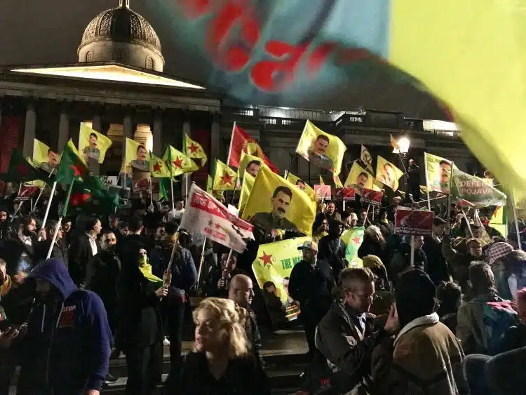 Londra’da Türk işgaline karşı protestolar devam ediyor Londra’da Türk işgaline karşı protestolar devam ediyor