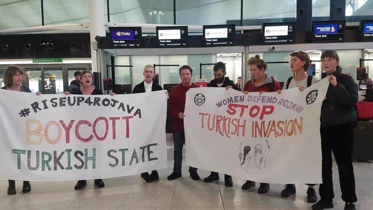 İngiltere’de Türk işgaline karşı ‘öfke’ protestoları sürüyor İngiltere’de Türk işgaline karşı ‘öfke’ protestoları sürüyor