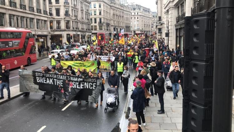 Londra’da işgale karşı onbinler sokakta Londra’da işgale karşı onbinler sokakta