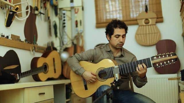 On Telli Bağlama Londra’da On Telli Bağlama Londra’da
