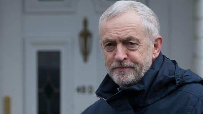 İngiltere seçimleri: İşçi Partisi lideri Jeremy Corbyn, yenilgi için özür diledi İngiltere seçimleri: İşçi Partisi lideri Jeremy Corbyn, yenilgi için özür diledi