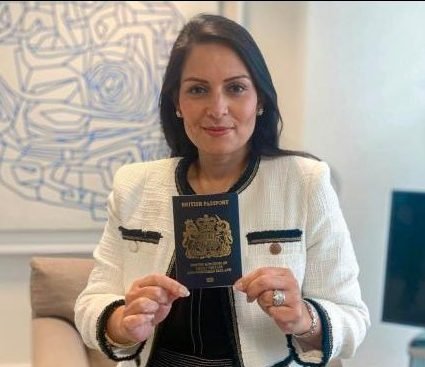 İngiltere mavi pasaporta geçiyor İngiltere mavi pasaporta geçiyor