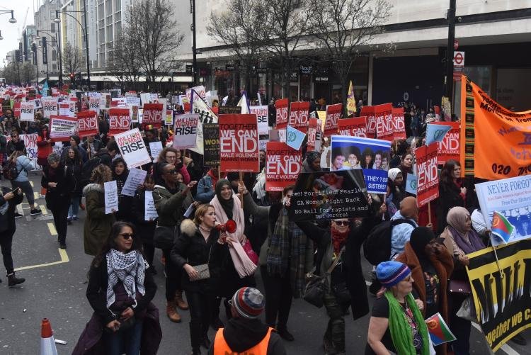 Londra’da kadınlar sokakta isyandaydı Londra’da kadınlar sokakta isyandaydı