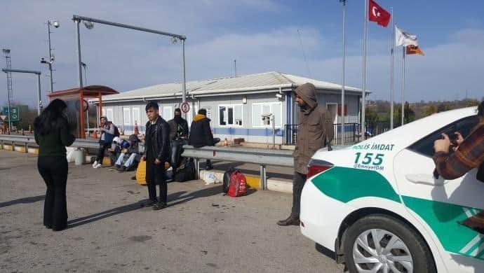 Mültecilerin Edirne’ye girişleri engelleniyor Mültecilerin Edirne’ye girişleri engelleniyor