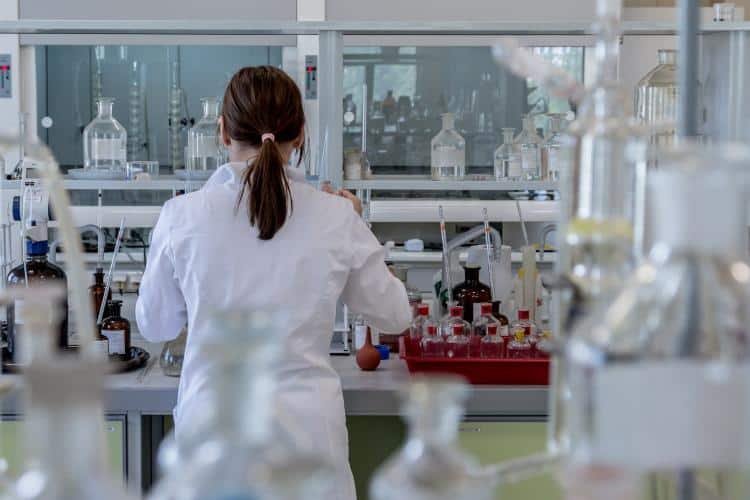 İngiltere’de antikor testleri çalışmasında “olumlu gelişmeler var” İngiltere’de antikor testleri çalışmasında “olumlu gelişmeler var”