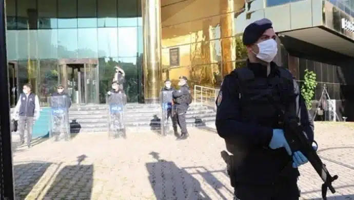 Kayyım atamasına tepki yağdı: İşte Saray’ın ‘normali’ Kayyım atamasına tepki yağdı: İşte Saray’ın ‘normali’