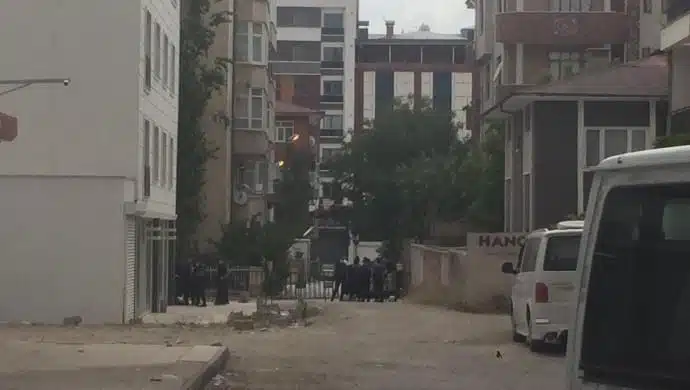 HDP Van il binası polis ablukasına alındı HDP Van il binası polis ablukasına alındı