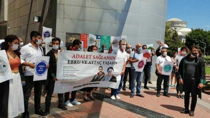 Meslektaşları Timtik ve Ünsal için ‘Adalet Nöbeti’nden seslendi Meslektaşları Timtik ve Ünsal için ‘Adalet Nöbeti’nden seslendi