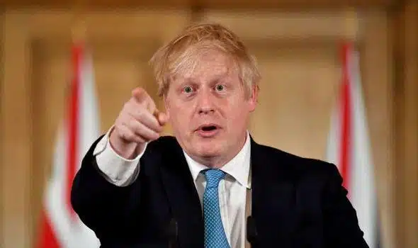 Koronavirüs: İngiltere Başbakanı Johnson önlemler hakkında yanlış bilgi verdiği için özür diledi Koronavirüs: İngiltere Başbakanı Johnson önlemler hakkında yanlış bilgi verdiği için özür diledi