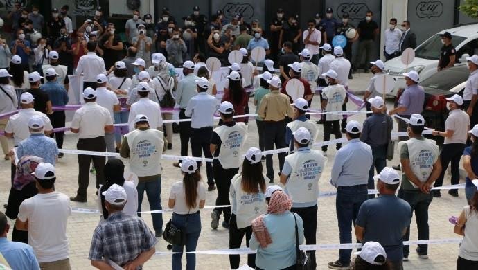 Van’da ‘Barış zinciri’: Savaş halini durduralım Van’da ‘Barış zinciri’: Savaş halini durduralım