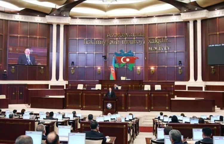 Azerbaycan savaş hali ilan etti Azerbaycan savaş hali ilan etti