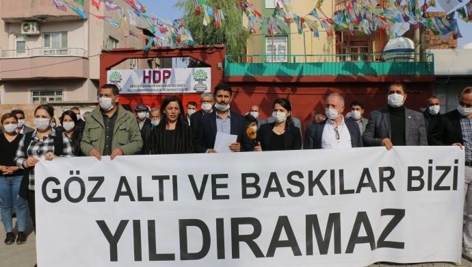 HDP Cizre ilçe örgütü: Diz çökmedik, çökmeyeceğiz HDP Cizre ilçe örgütü: Diz çökmedik, çökmeyeceğiz