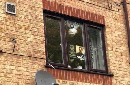 Londra’da onlarca noktaya ‘Öcalan’ afişleri asıldı Londra’da onlarca noktaya ‘Öcalan’ afişleri asıldı