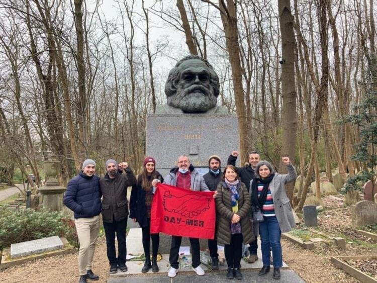 Karl Marks 137. yıldönümünde unutulmadı Karl Marks 137. yıldönümünde unutulmadı